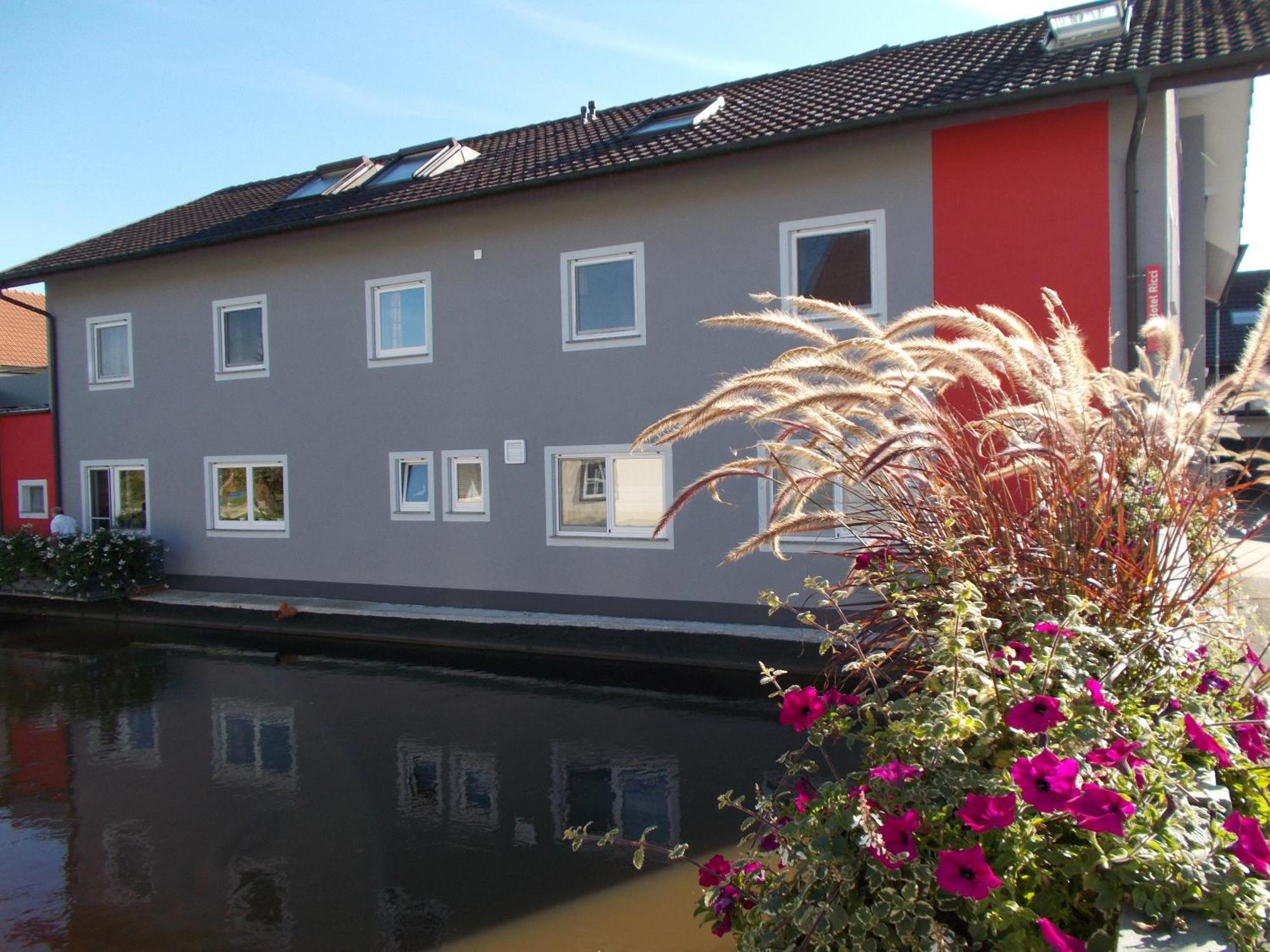 Hotel Ricci Rust Bagian luar foto